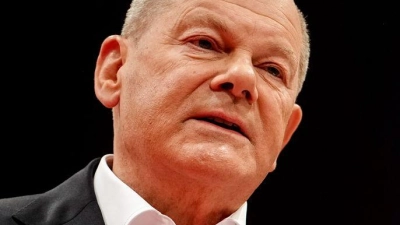 Scholz versprach auch, bei der Aufarbeitung des historisch schlechten Ergebnisses bei der Bundestagswahl mitzuarbeiten.  (Foto: Kay Nietfeld/dpa)