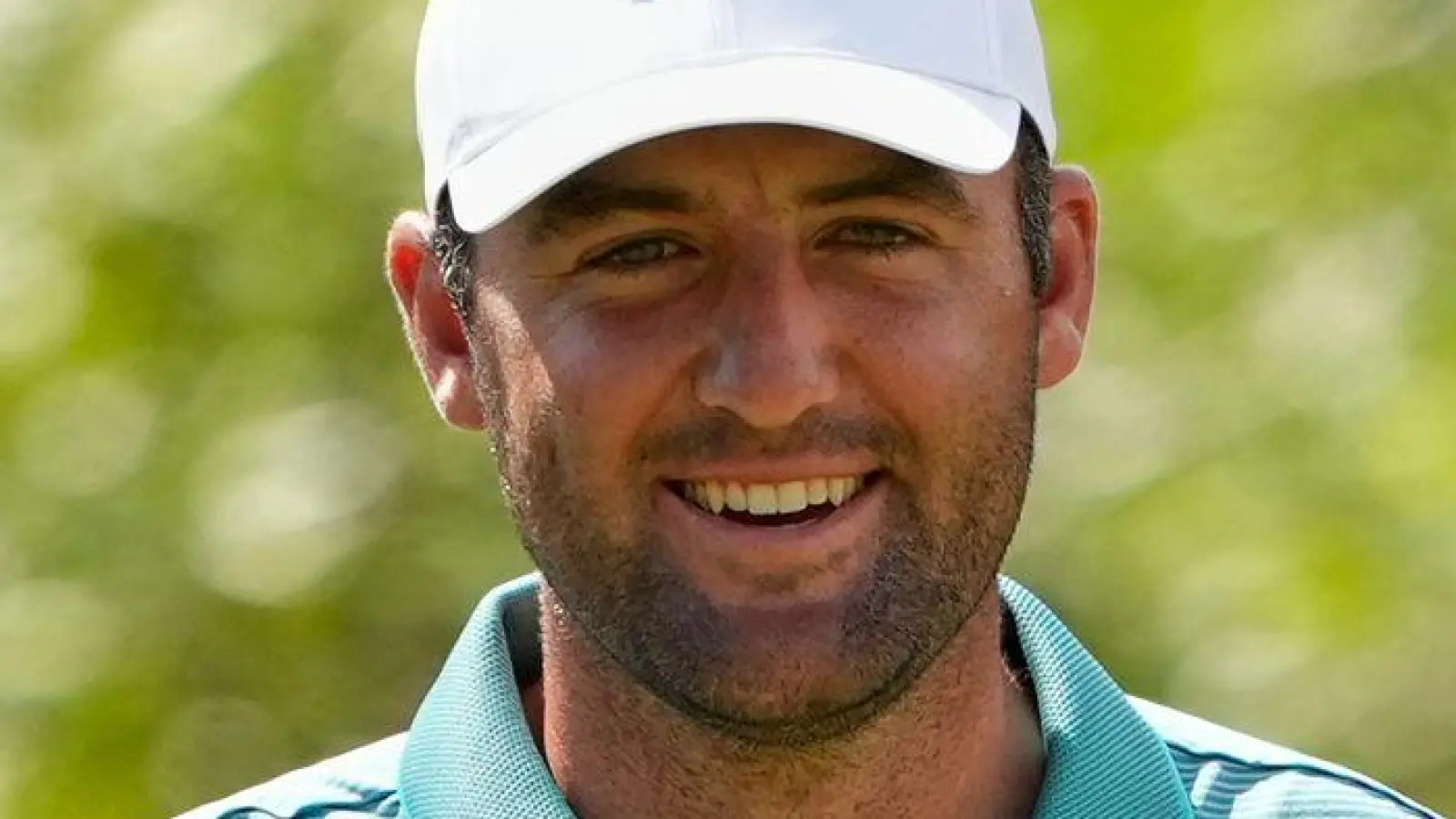 Scottie Scheffler hat bei der PGA Championship nach der dritten Runde die Führung übernommen. (Foto: Matt York/AP/dpa)