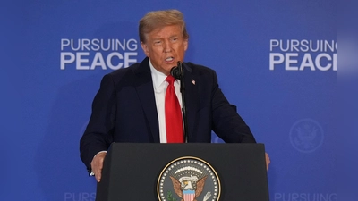 US-Präsident Trump hat das Treffen mit Russlands Präsident Putin als großen Erfolg bezeichnet. (Archivfoto) (Foto: Jae C. Hong/AP/dpa)