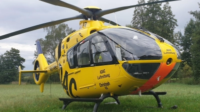 Mit dem Rettungshubschrauber wurde ein schwer verletzter Motorradfahrer in eine Klinik geflogen. (Symbolbild: Wolfgang Grebenhof)