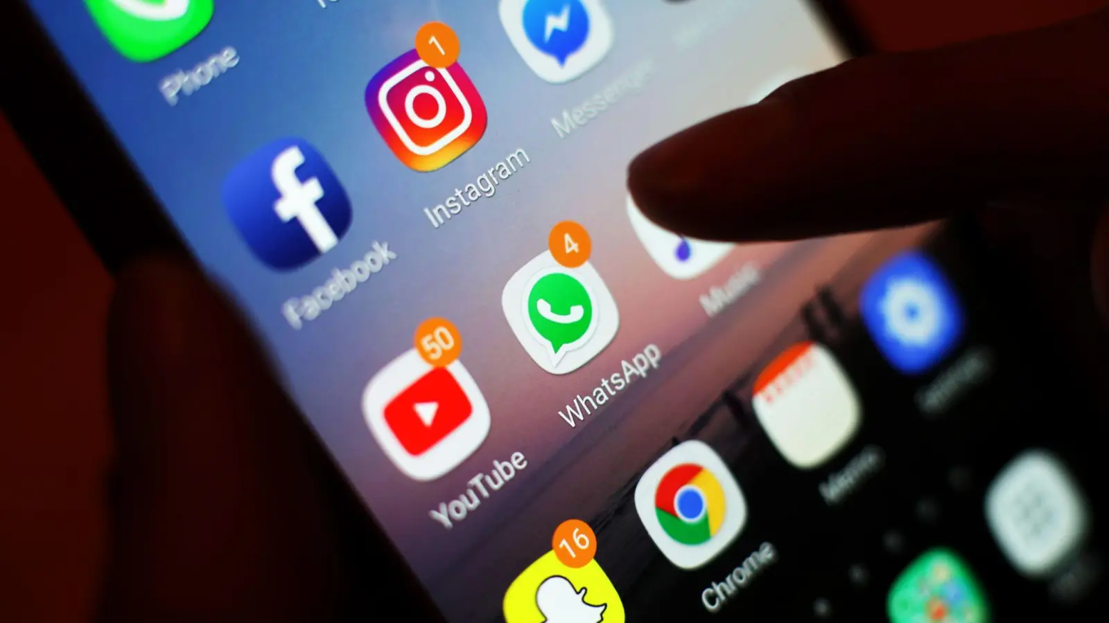 Messenger wie WhatsApp spielten „heute eine zentrale Rolle in der alltäglichen Kommunikation und Terminabstimmung“, sagte Stefan Düll. (Foto: Yui Mok/PA Wire/dpa)