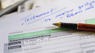 Die bisherige Erbschaftsteuer hat umfassende Ausnahmen. (Symbolbild) (Foto: Hans-Jürgen Wiedl/dpa-Zentralbild/dpa)