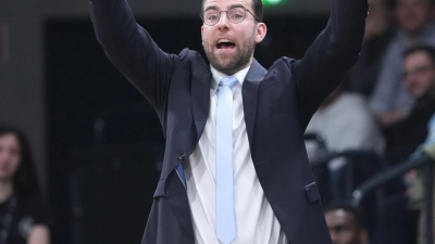 Hamburgs Trainer Benka Barloschky hat Grund zum Jubeln. (Archivbild) (Foto: Marcus Brandt/dpa)
