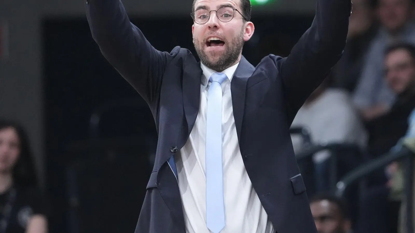 Hamburgs Trainer Benka Barloschky hat Grund zum Jubeln. (Archivbild) (Foto: Marcus Brandt/dpa)