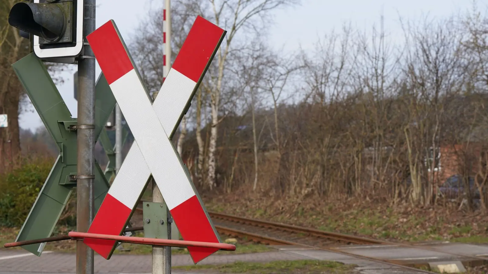 Auf der Bahnstrecke Stuttgart-Ulm gibt es Probleme. (Symbolbild) (Foto: Marcus Brandt/dpa)