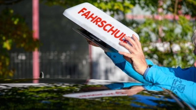 Fahrschulen melden deutlich weniger neue Fahrschüler.  (Foto: Klaus-Dietmar Gabbert/dpa)