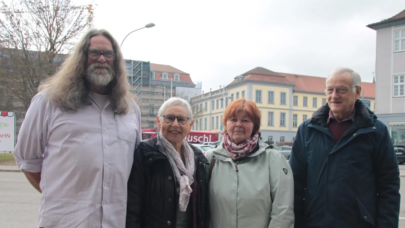Hannes Hüttinger, Monika Popp, Heide Engerer und Christian Auer (von links) haben auf 36 Jahre Widerstand gegen eine Müllverbrennungsanlage in Ansbach zurückgeblickt. (Foto: Robert Maurer)