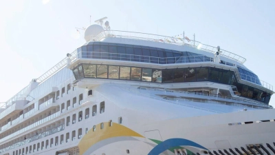 Rund 2000 Passagiere und 1000 Besatzungsmitglieder saßen wegen einem Cholera-Verdacht auf einem Kreuzfahrtschiff fest (Archivbild). (Foto: Mark Garfinkel/The Boston Herald/AP/dpa)