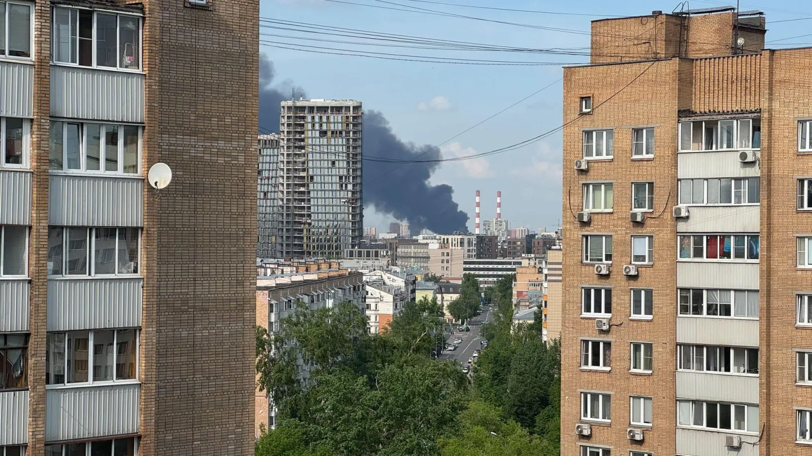 Die Ukraine hat - hier ein Brand nach einem früheren Angriff - in den vergangenen Wochen schon mehrfach die russische Hauptstadt Moskau ins Visier genommen. (Archivbild) (Foto: André Ballin/dpa)