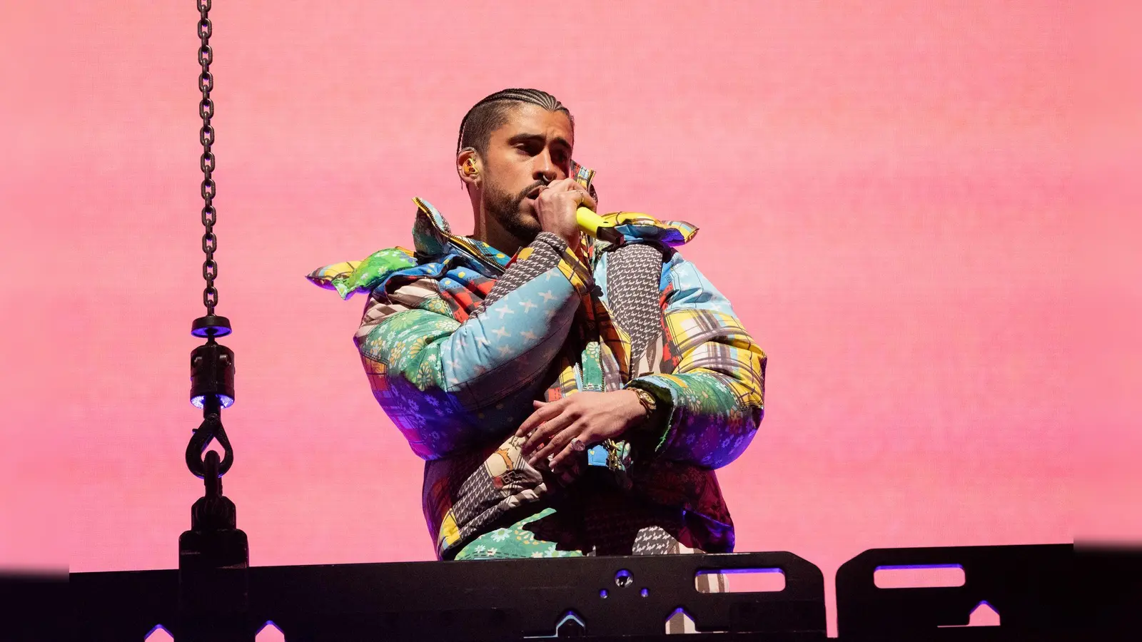Der Puerto-Ricaner Bad Bunny gilt als Anführer der neuen Latin-Pop-Welle. (Archivbild) (Foto: Amy Harris/Invision/AP/dpa)