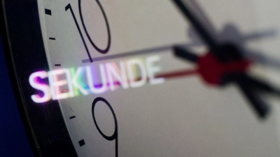 Künftig sollen Abweichungen zwischen unseren Uhren und der Erdrotation nicht mehr durch Schaltsekunden ausgeglichen werden. (Archivbild) (Foto: Julian Stratenschulte/dpa)