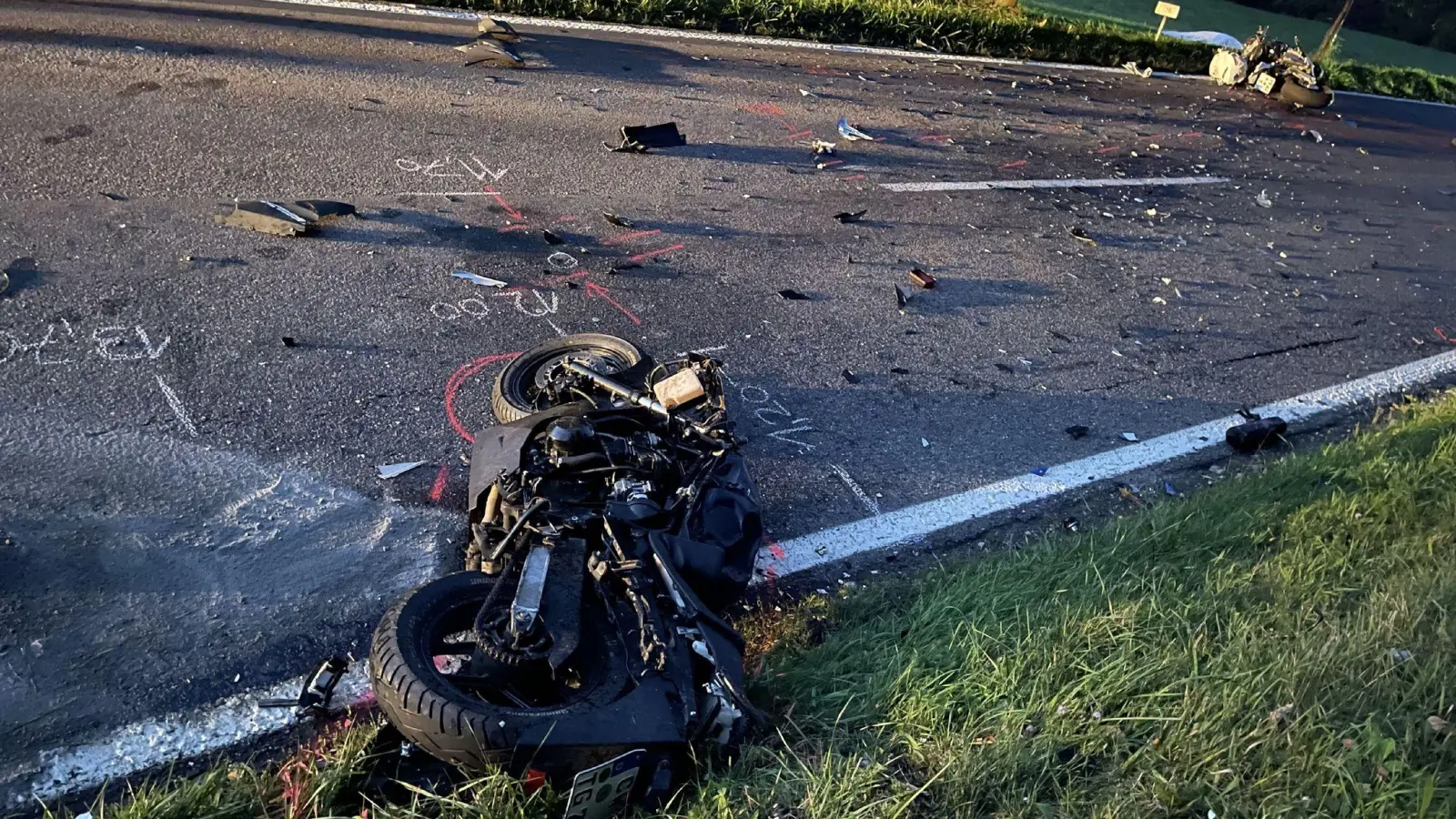 Motorradunfall (SYMBOLBILD) (Foto: Schulz/SDMG/dpa)