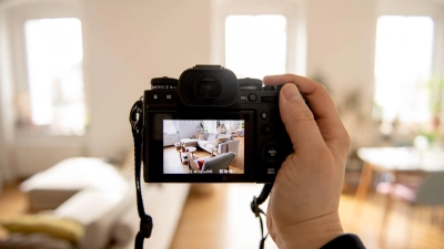 Der Einsatz von KI bei Wohnungsanzeigen ist zwar nicht grundsätzlich verboten, hat aber seine Grenze. (Foto: Zacharie Scheurer/dpa-tmn)