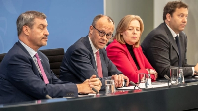 Kanzler Merz dämpfte Erwartungen an langfristig wirkende Entlastungen bei den Spritpreisen. (Foto: Michael Kappeler/dpa)