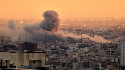 Die israelische Luftwaffe hat erneut Militäranlagen im Iran angegriffen.    (Foto: Vahid Salemi/AP/dpa)