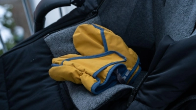 Bei Minusgraden sind warme Hände wichtig, doch viele Kinder mögen Handschuhe nicht besonders gern. (Foto: Zacharie Scheurer/dpa-tmn)