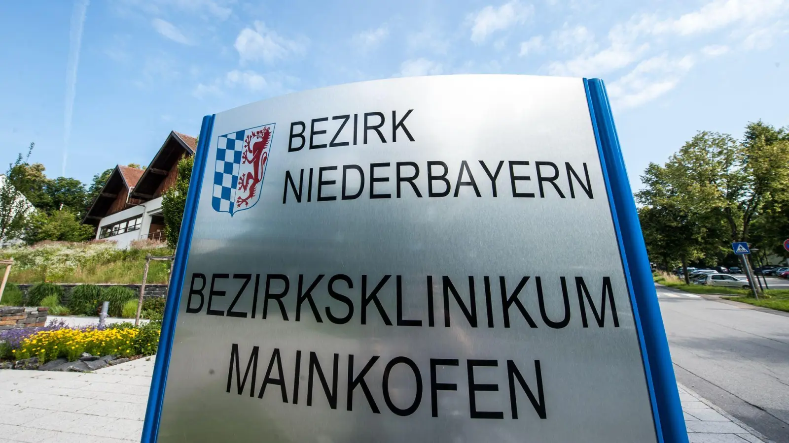 Der Mann war laut Ermittlern zuletzt im Bezirksklinikum Mainkofen untergebracht. (Archivbild) (Foto: Armin Weigel/dpa)