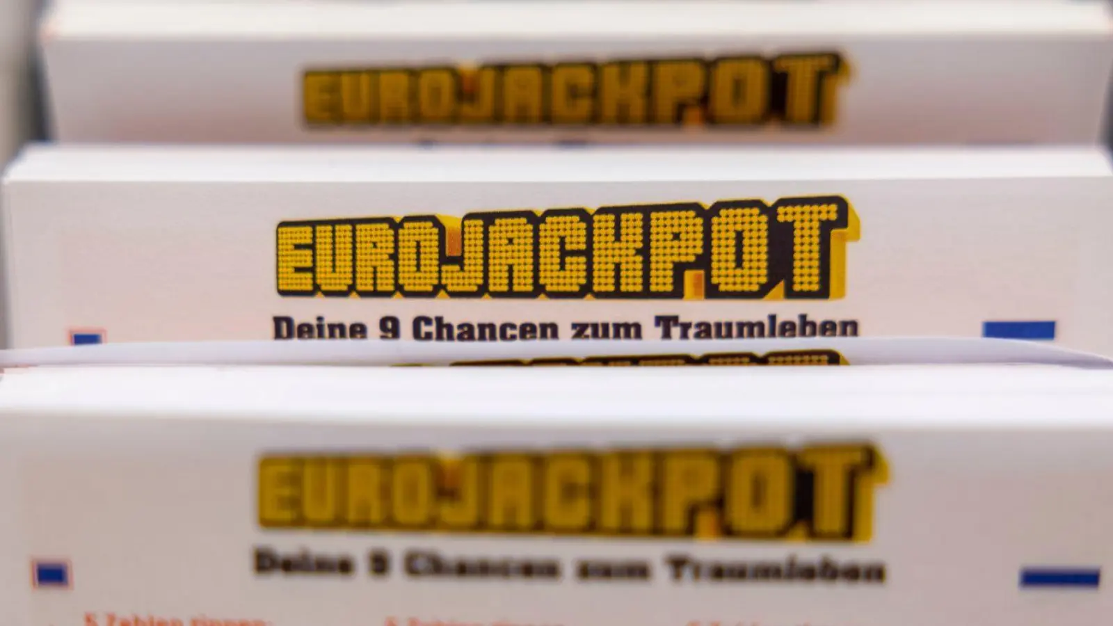 Rund 1,5 Millionen Euro gehen im Eurojackpot nach Bayern. (Symbolbild) (Foto: Thomas Banneyer/dpa)