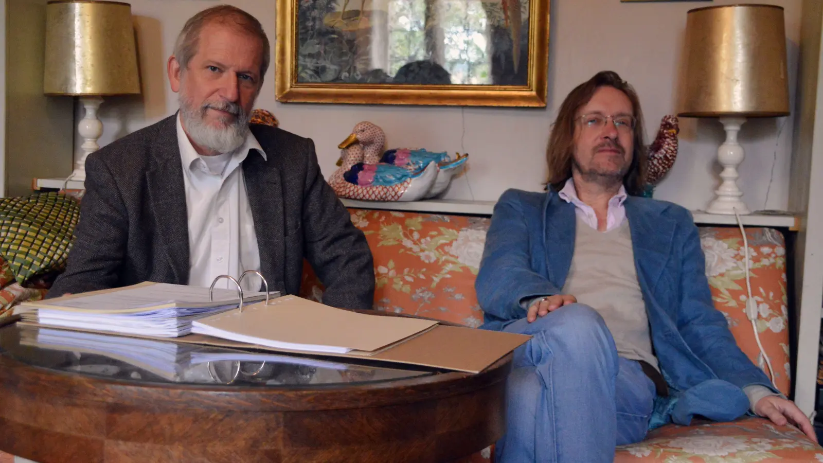 Müssen derzeit viel Papierkrieg bewältigen, um Zuschüsse an Land zu ziehen: der Fördervereinsvorsitzende Dr. Martin Baumeister (links) und Schlossherr Jan Kobow. (Foto: Johannes Zimmermann)
