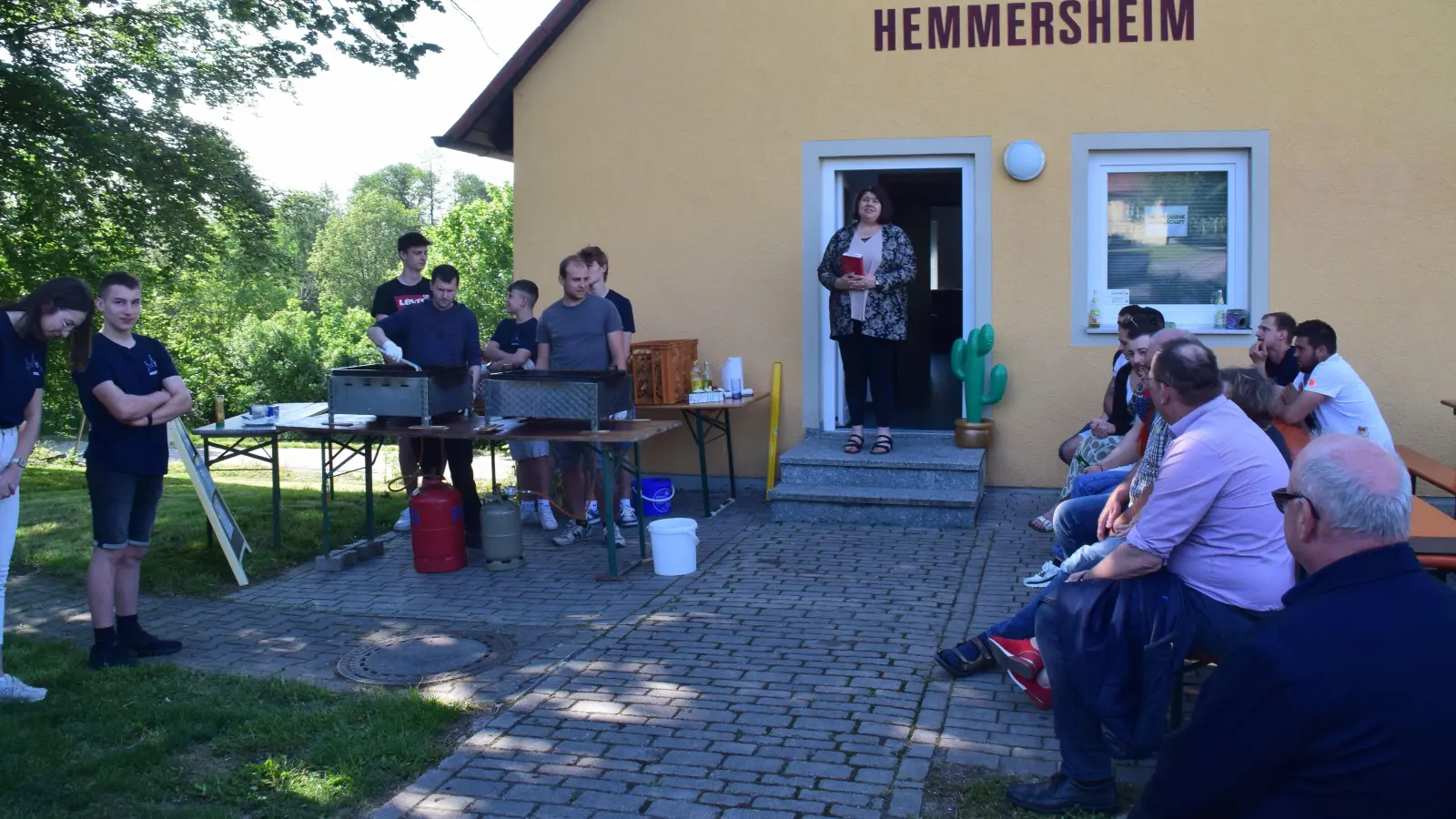 Die Kosten für den renovierten und jüngst eingeweihten Jugendraum in Hemmersheim waren unter anderem Thema bei der Bürgerversammlung in Lipprichhausen. (Foto: Gerhard Krämer)