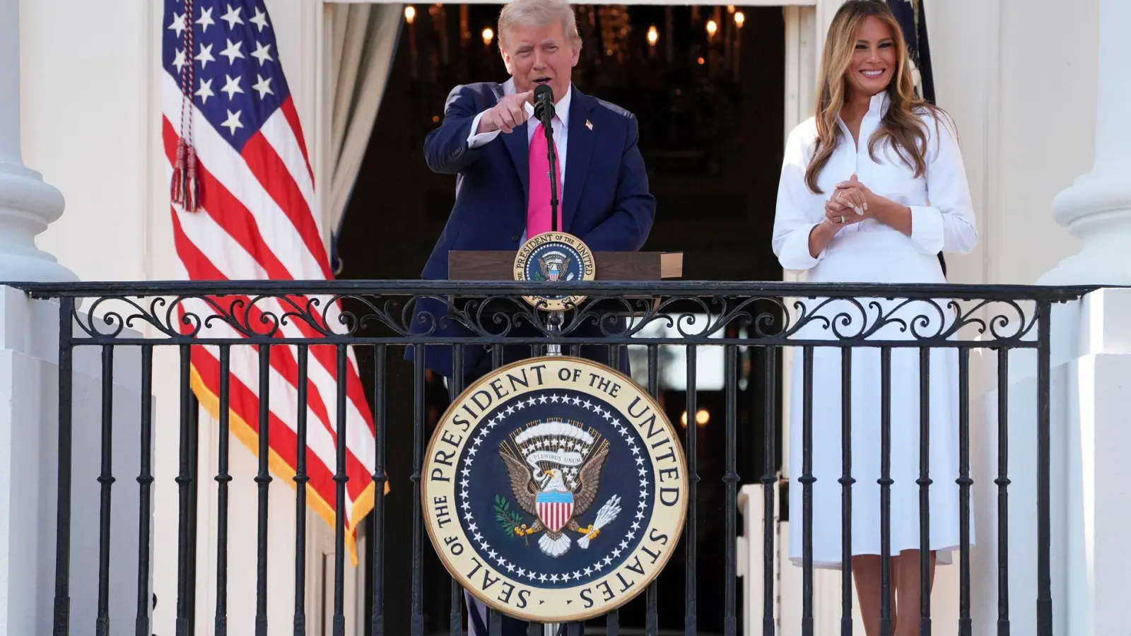 US-Präsident Donald Trump und First Lady Melania Trump feiern den Unabhängigkeitstag. (Foto: Evan Vucci/AP/dpa)