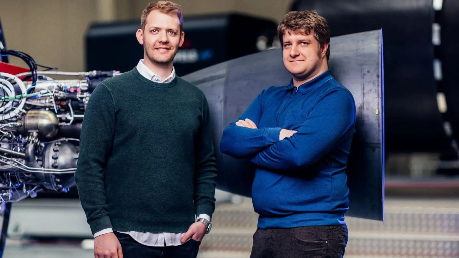 Isar Aerospace-Mitgründer Josef Fleischmann (r.) legt seine Aufgabe als Technikchef nieder. Daniel Metzler (l.) bleibt Unternehmenschef. (Handout) (Foto: -/Isar Aerospace/dpa)