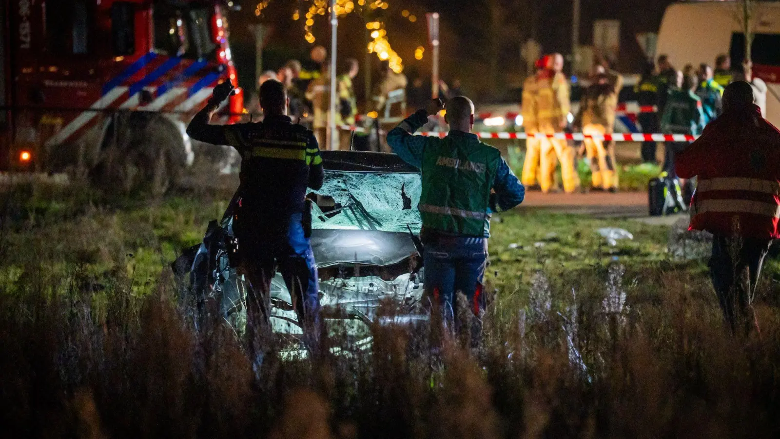 Eigentlich sollte in Nunspeet ein Lichterfest gefeiert werden.  (Foto: Roland Heitink/dpa)