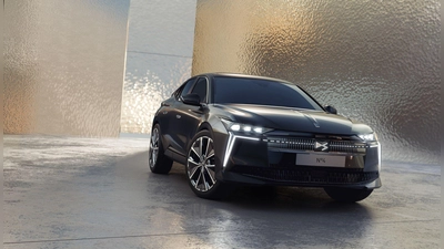 Eleganter Neustart: Der DS 4 heißt künftig N°4 – und fährt erstmals auch rein elektrisch. (Foto: Citroën/dpa-tmn)