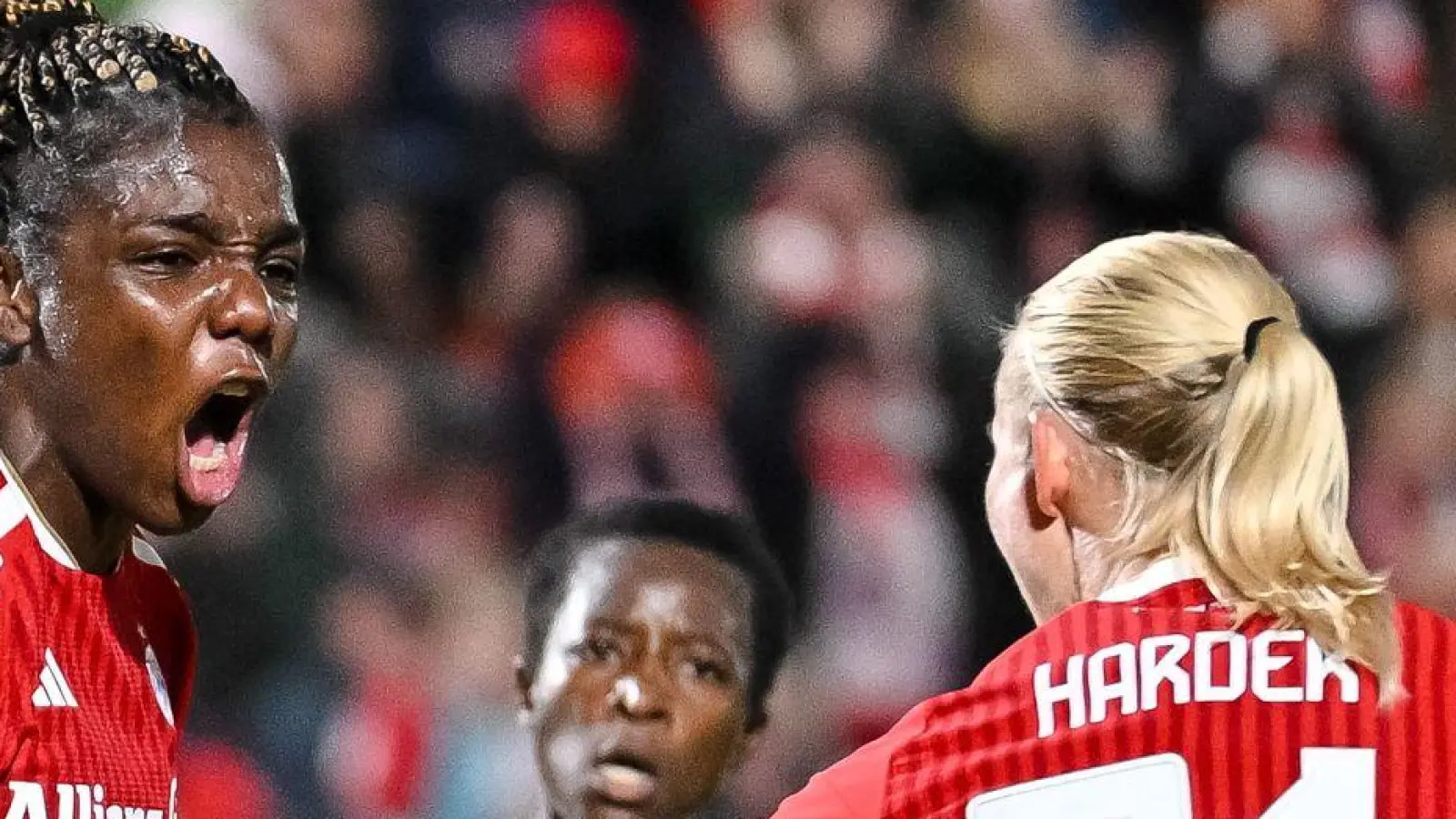 Edna Imade und Pernilla Harder beim Torjubel. (Foto: Harry Langer/dpa)