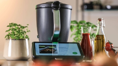 Der neue Thermomix TM7 ist seit Anfang des Jahres auf dem Markt. Das alte Modell TM6 wurde zwischen 2019 und 2024 etwa 8 Millionen Mal verkauft. (Foto: Oliver Berg/dpa)