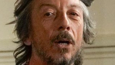 Pierpaolo Piccioli (56) war über zwei Jahrzehnte bei Valentino tätig. (Archivbild) (Foto: Thibault Camus/AP/dpa)