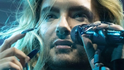 Bei einer Reise nach Warschau legte Tokio-Hotel-Sänger Bill Kaulitz in seiner alten Heimat in Sachsen-Anhalt einen Stopp ein. (Archivbild) (Foto: Marijan Murat/dpa)