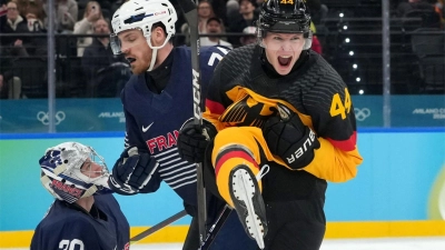 Jubel im Nationaltrikot bei Olympia, Rückschlag in der NHL: Stürmer Joshua Samanski. (Archiv) (Foto: Carolyn Kaster/AP/dpa)