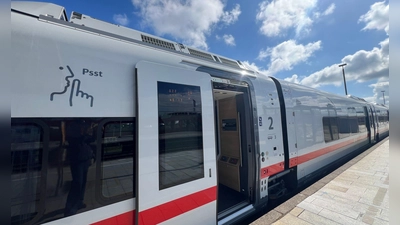 Der ICE L stammt vom spanischen Hersteller Talgo und ähnelt optisch eher den IC-Fernzügen des Konzerns.  (Foto: Lea Albert/dpa)