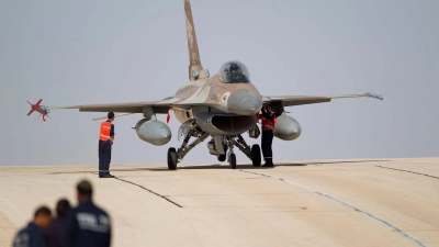 Israels Luftwaffe greift nach eigenen Angaben erneut Ziele im Iran an. (Archivbild) (Foto: Ariel Schalit/AP/dpa)