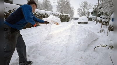 Nicht überall kann heute Müll abgeholt werden. (Foto: Daniel Löb/dpa)
