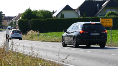 Auf absehbare Zeit wird der Verkehr der Staatsstraße weiter durch Linden fließen. Eine Umgehung ist aber noch nicht vom Tisch. (Archivfoto: Ulli Ganter)