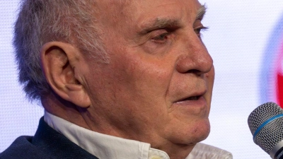 Bayern-Ehrenpräsident Uli Hoeneß hat Kritik an Jung-Nationalspieler Lennart Karl geübt. (Archivbild) (Foto: Peter Kneffel/dpa)
