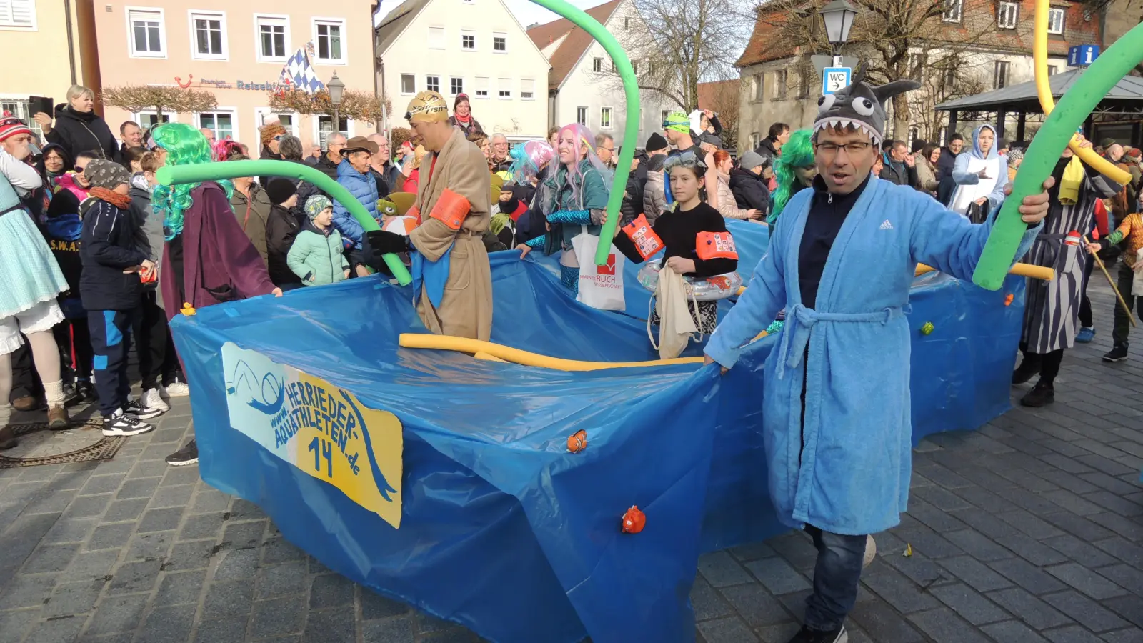 Die Aquathleten hatten eigens ihren Pool mitgebracht. (Foto: Peter Zumach)