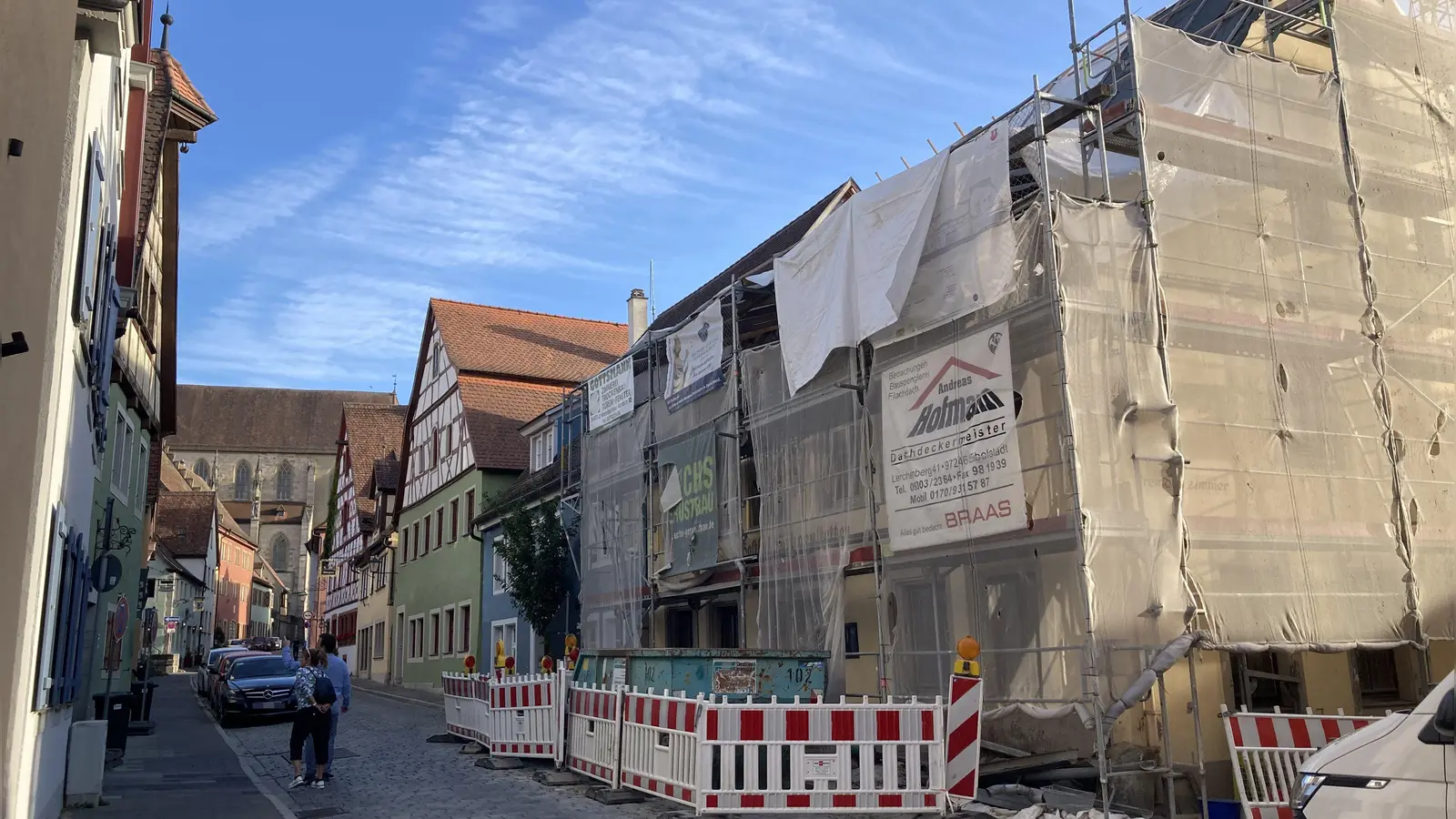 In der Klingengasse soll ein ehemaliger Gasthof wiederbelebt und mit einem kleinen Hotelbetrieb erweitert werden. Dagegen klagt nun ein Nachbar.  (Foto: Clarissa Kleinschrot)