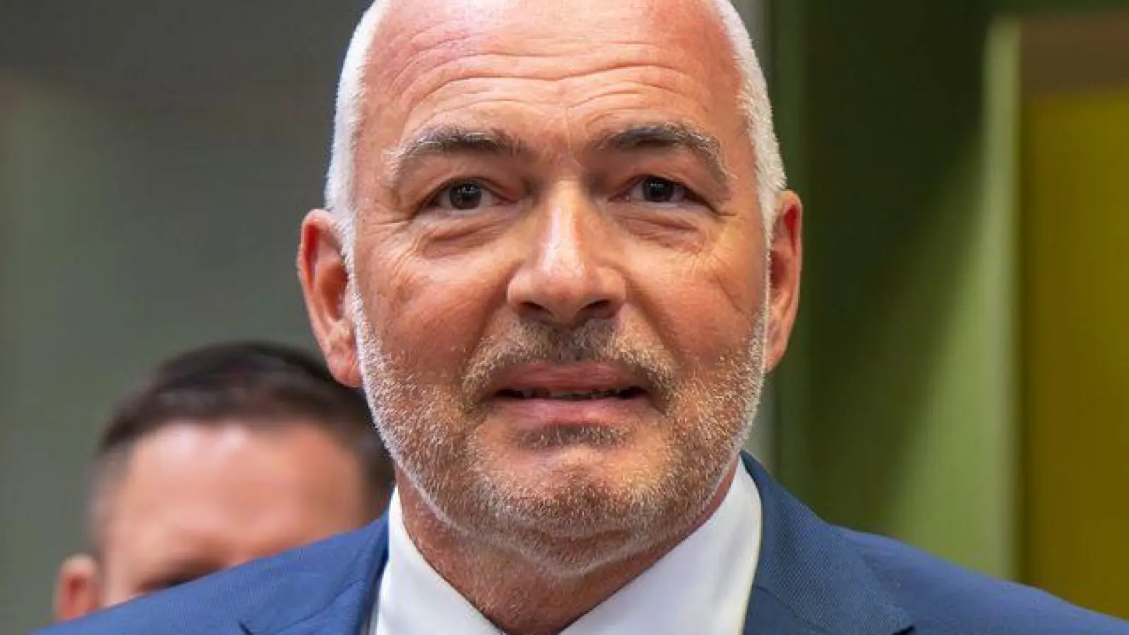 Fischer muss sich wegen des Vorwurfs der Bestechlichkeit vor dem Oberlandesgericht verantworten. (Archivbild) (Foto: Peter Kneffel/dpa)