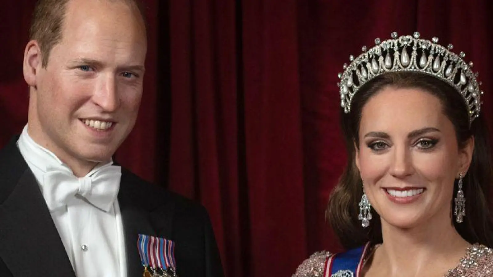 Auf dem Kopf hat sie die exakte Nachbildung einer Tiara, die einst Prinzessin Diana trug. (Foto: Jonathan Short/Madame Tussauds L/PA Media/dpa)