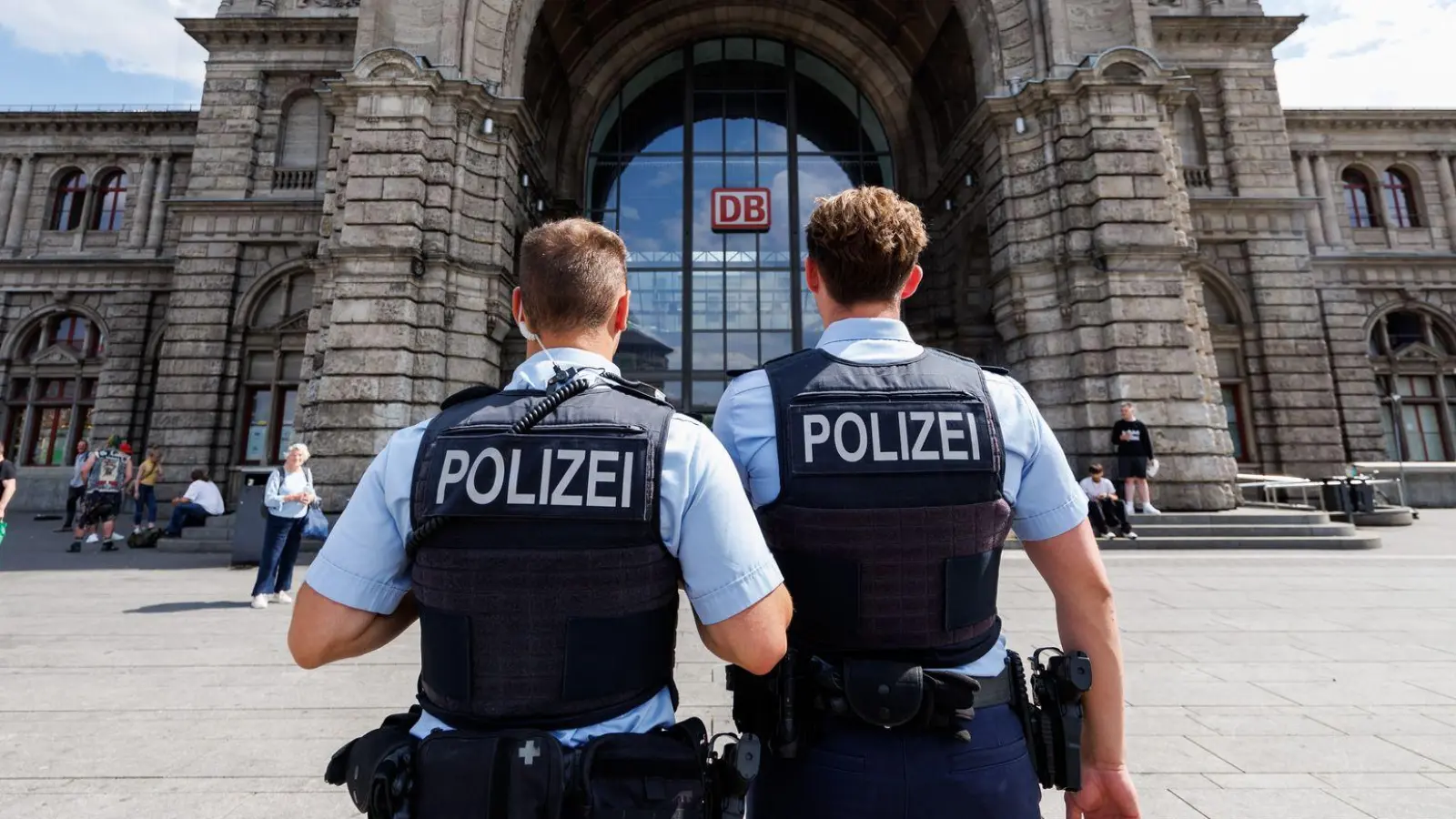 Der Nürnberger Hauptbahnhof gilt als Kriminalitätsschwerpunkt. (Symbolbild) (Foto: Daniel Karmann/dpa)