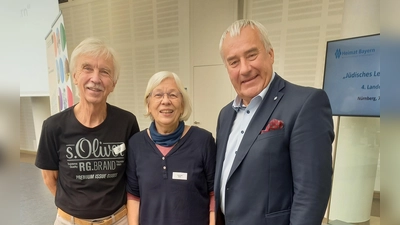 Friedrich und Gertraud Nöth beim Landestreffen „Jüdisches Leben in Bayern“ mit Ludwig Spaenle. (Foto: privat)