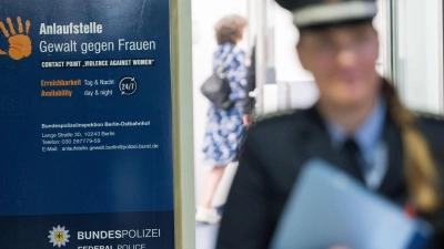 Bei der Anlaufstelle am Berliner Ostbahnhof sollen Frauen, die Opfer von Gewalt geworden sind, Beratung und Unterstützung erhalten können - in einer besonders vertrauenerweckenden Atmosphäre. (Archivfoto) (Foto: Sebastian Gollnow/dpa)