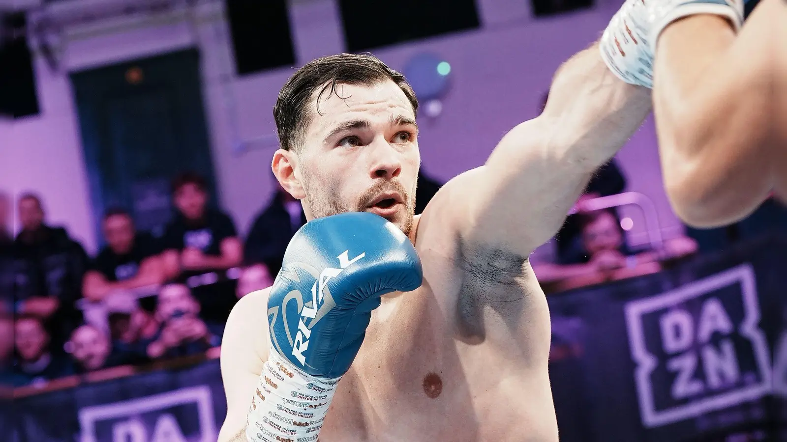 Deniel Krotter aus Neustadt besiegte in seinem vierten Profikampf Matthew King nach Punkten. (Foto: Andrea Ifodi)