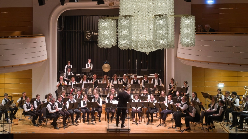 Das Stadt- und Jugendblasorchester zeigte bei seinem Frühlingskonzert im Onoldiasaal seine symphonische Größe. (Foto: Martin Stumpf)