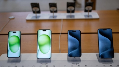 Die EU-Kommission und Apple werden die kommenden Monate über die Anforderungen des neuen Digital-Gesetzes DMA verhandeln. (Archivbild)  (Foto: Monika Skolimowska/dpa)