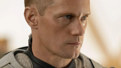 Alexander Skarsgard als Murderbot. (Foto: Steve Wilkie/Apple TV/dpa)