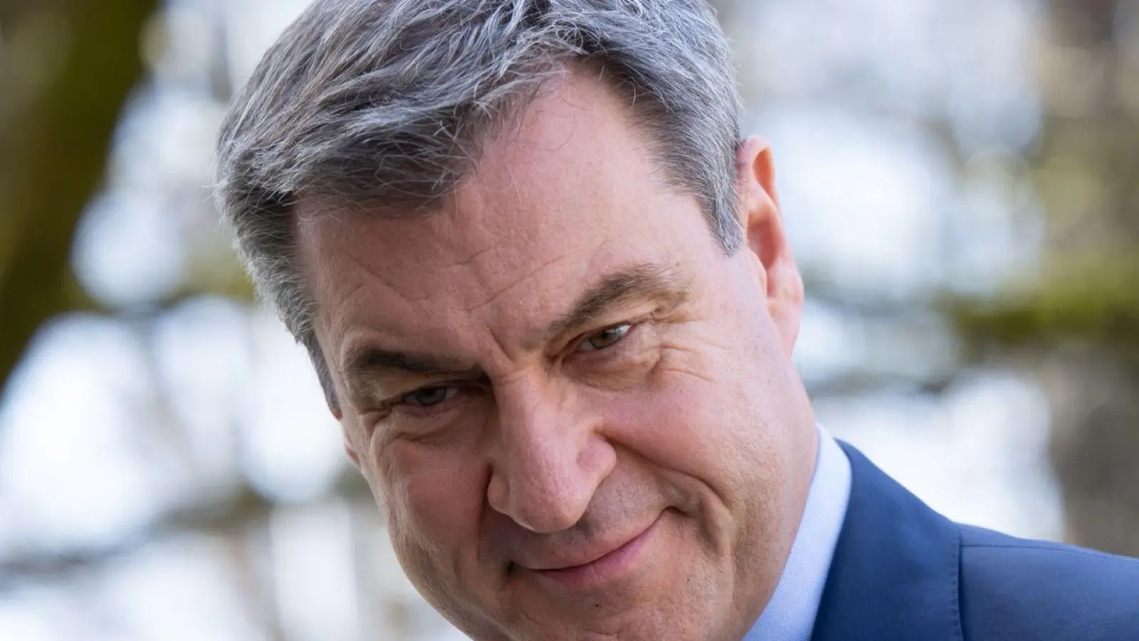 Markus Söder kommt zur Vorstellung der bayerischen Bezahlkarte für Asylbewerber zu einer Pressekonferenz. (Foto: Sven Hoppe/dpa)